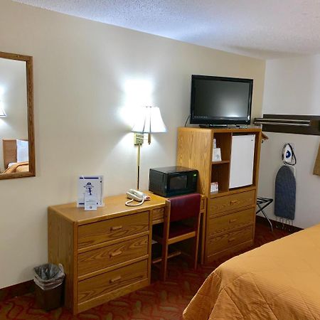 Americas Best Value Inn And Suites Sidney Exterior photo